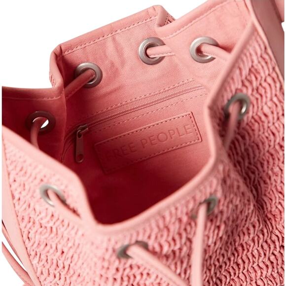 FREE PEOPLE RAFFIA CABANA CROSSBODY VEGAN  IN VINTAGE PINK NEW WITHOU TAGS - Picture 5 of 8